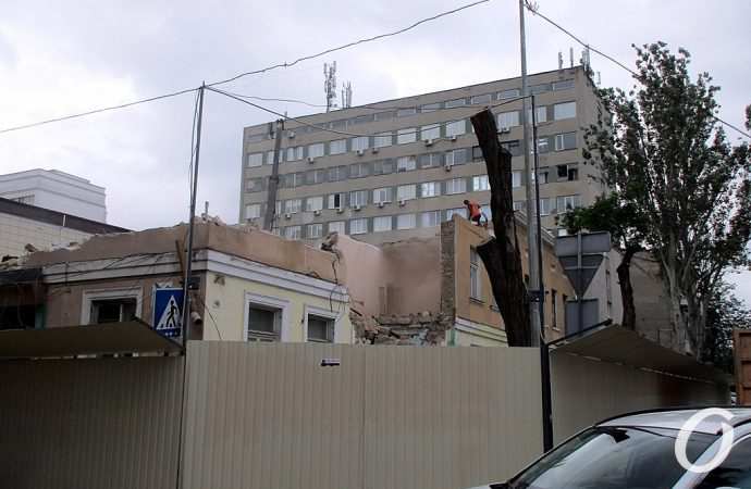 снос дома на Базарной8