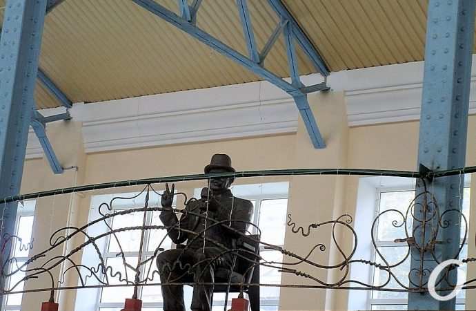 Новый рынок, скульптуры2