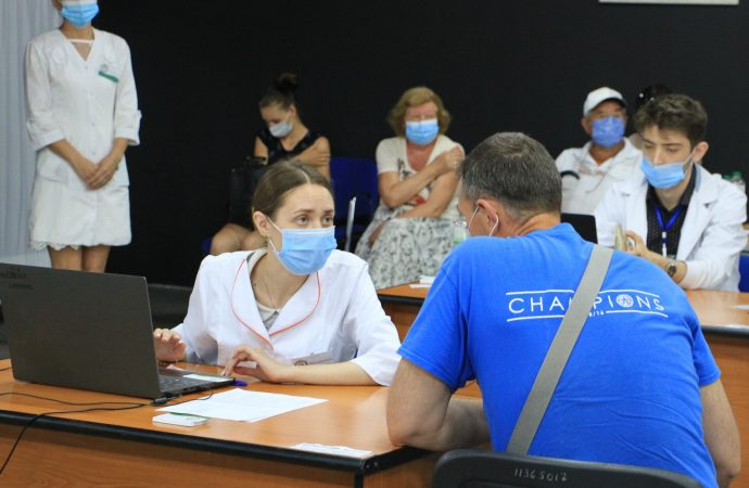 Массовая вакцинация в Одессе: сколько горожан привились от COVID-19 в первые выходные сентября