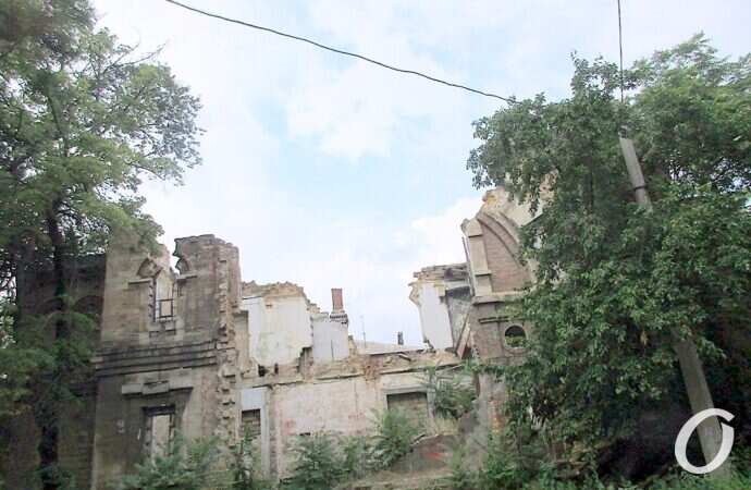 разрушенный масонский дом