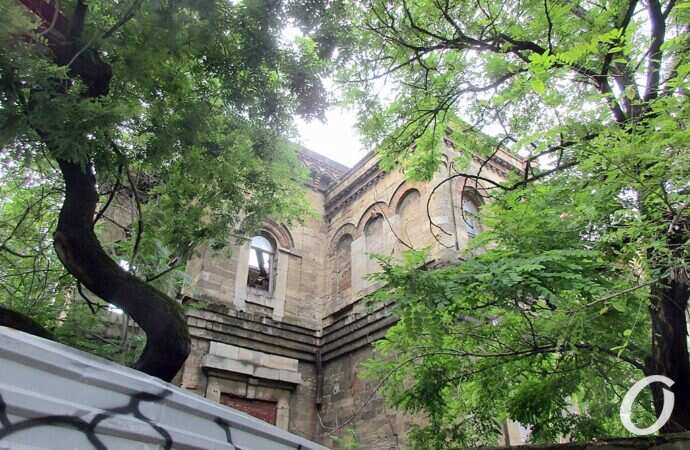 разрушенный масонский дом