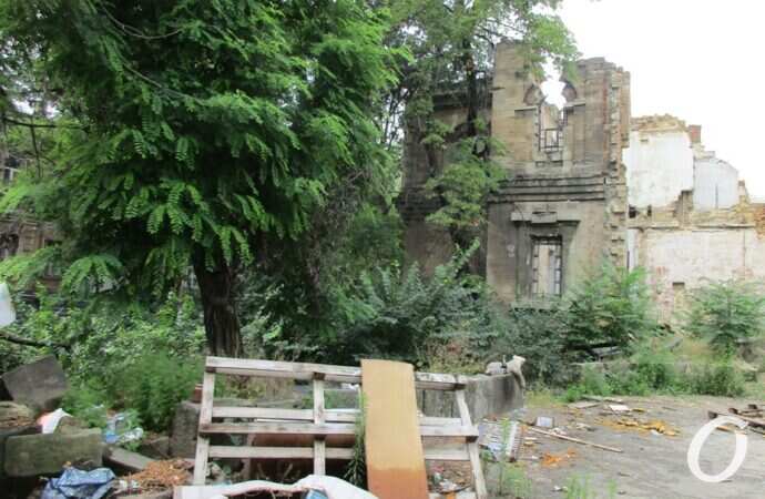 разрушенный масонский дом