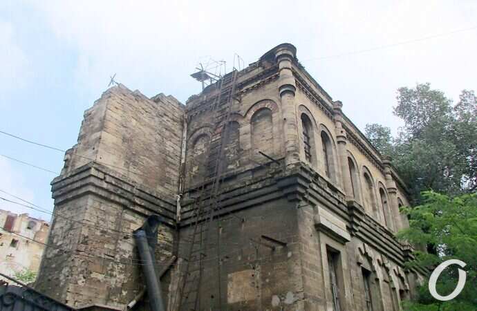 разрушенный масонский дом