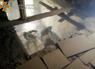 В Одессе рухнул потолок в квартире на Молдаванке – есть жертва (фото)