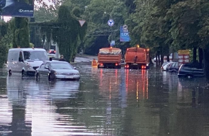 Одесса была на грани катастрофы: залповый ливень едва не привел к затоплению целых районов