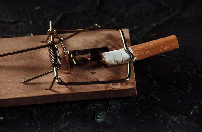 «Бездимне» законодавство: де заборонено палити та що загрожує порушникам?