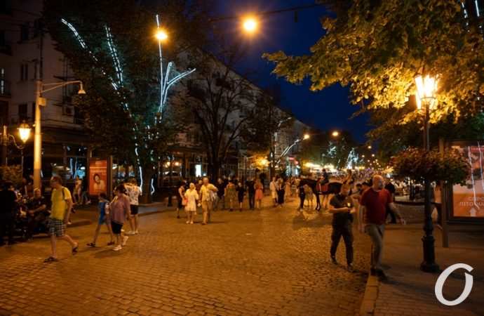 Дерибасовская вечером13