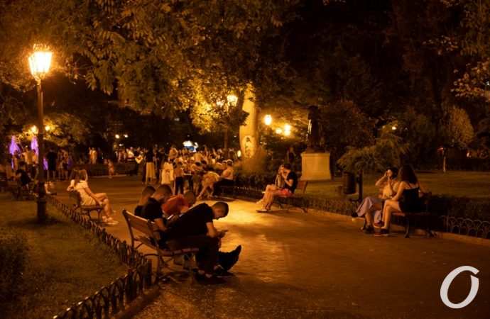 Дерибасовская вечером30