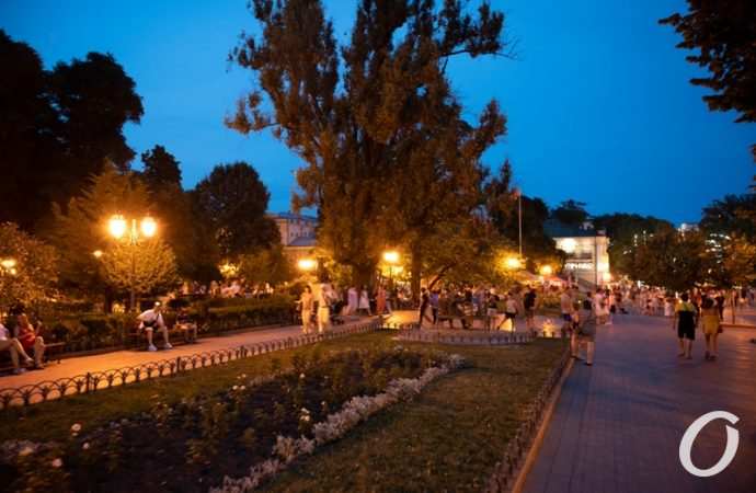 Дерибасовская вечером5