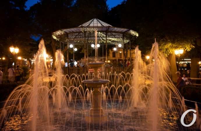 Дерибасовская вечером9