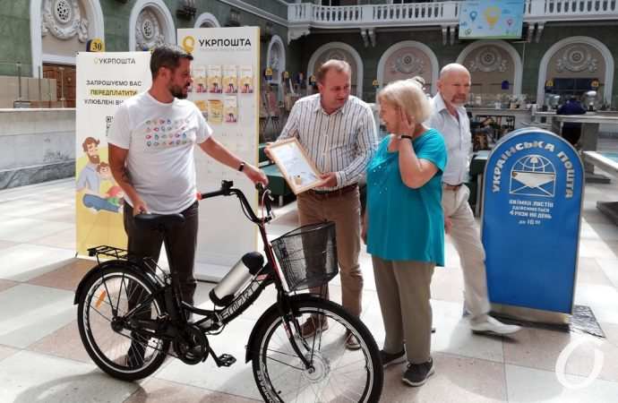 На одесском Главпочтамте чествовали лучшего подписчика3