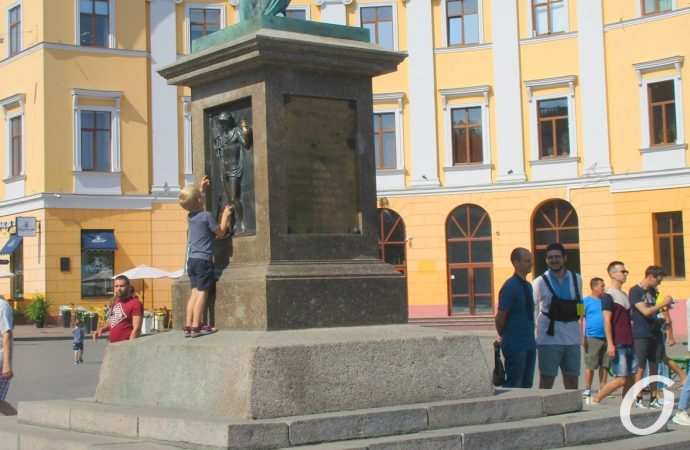 Дюк в вышиванке