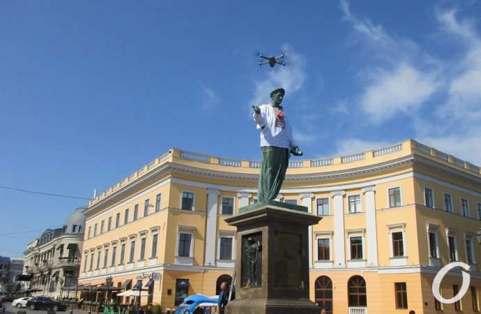 Дюк в вышиванке9