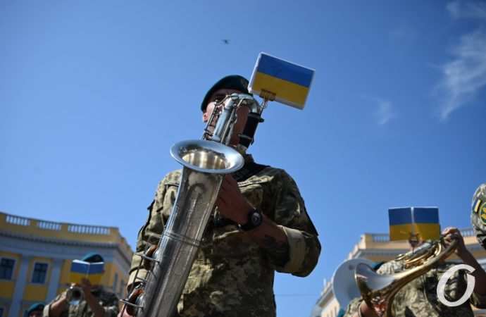 флаг на Потемкинской лестнице13