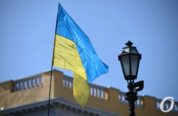 флаг на Потемкинской лестнице24