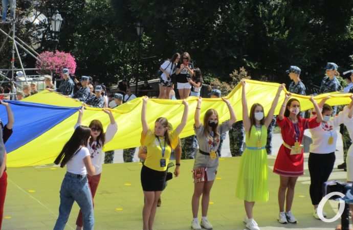 флаг на Потемкинской лестнице25