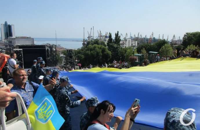 флаг на Потемкинской лестнице36