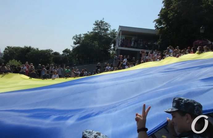 флаг на Потемкинской лестнице37