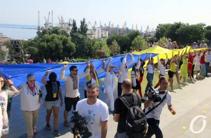 флаг на Потемкинской лестнице28