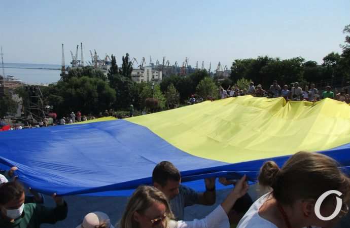 флаг на Потемкинской лестнице30