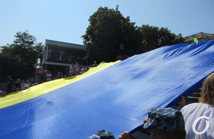 флаг на Потемкинской лестнице32