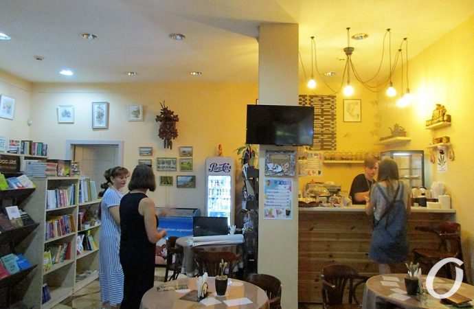Книгарня-кав’ярня6