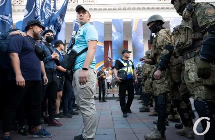 Две акции в один день42