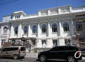 Реставрация Украинского театра подходит к концу: уже можно увидеть, как он будет выглядеть