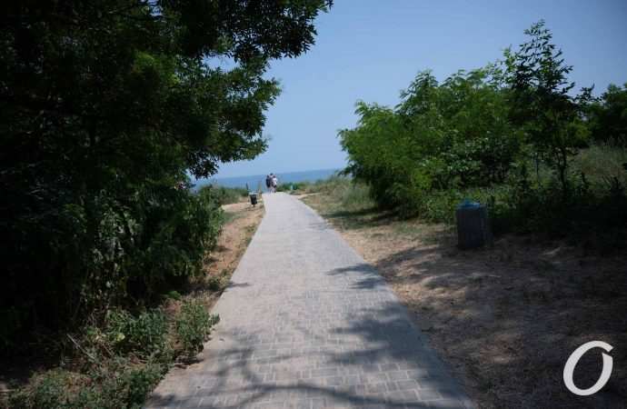 спуск к пляжу