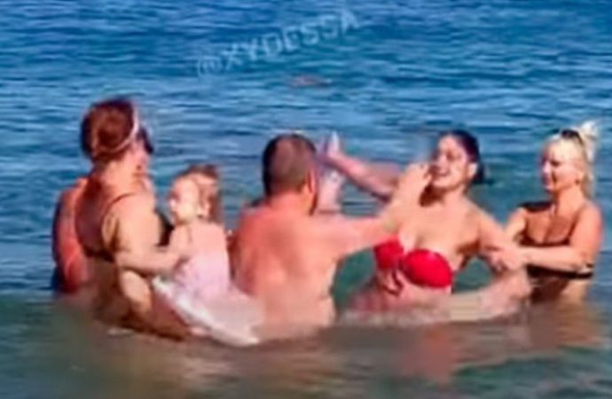 Морской мордобой: на одесском Ланжероне подрались пятеро купальщиков (видео)