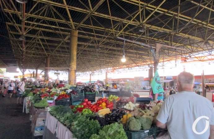 Привоз Август