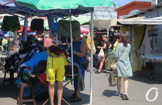 Привоз Август