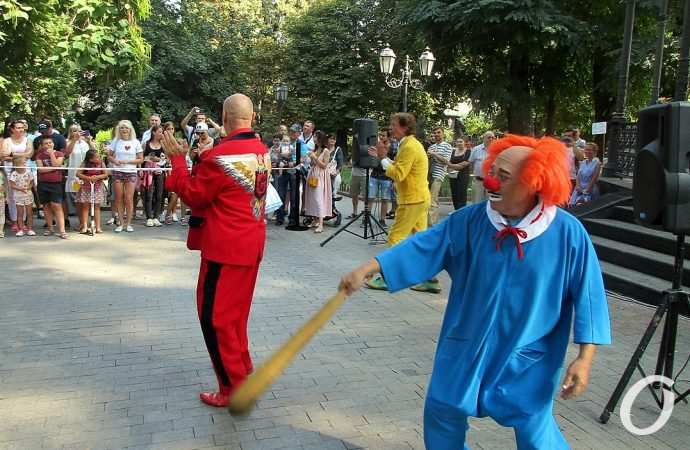 комедиада маски в горсаду