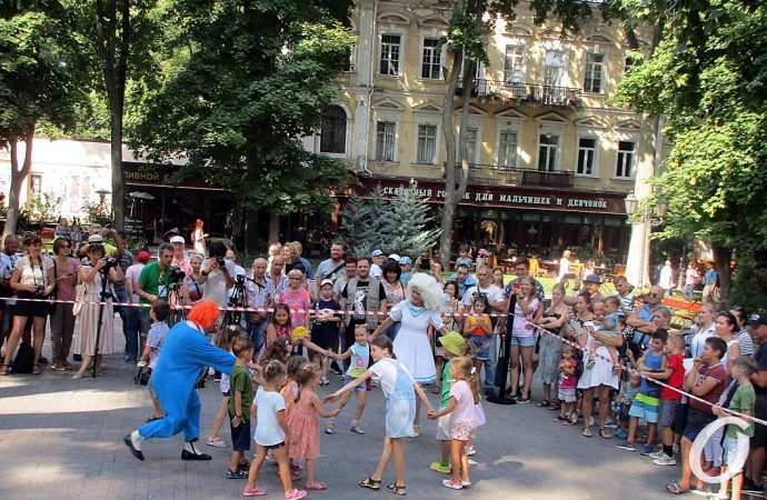 комедиада маски в горсаду