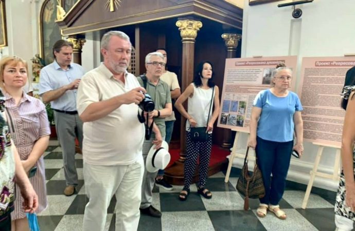 выставка в одесском соборе11