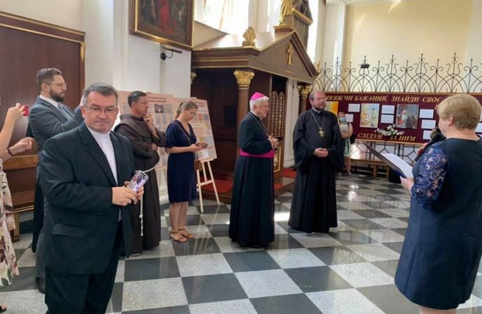 выставка в одесском соборе13