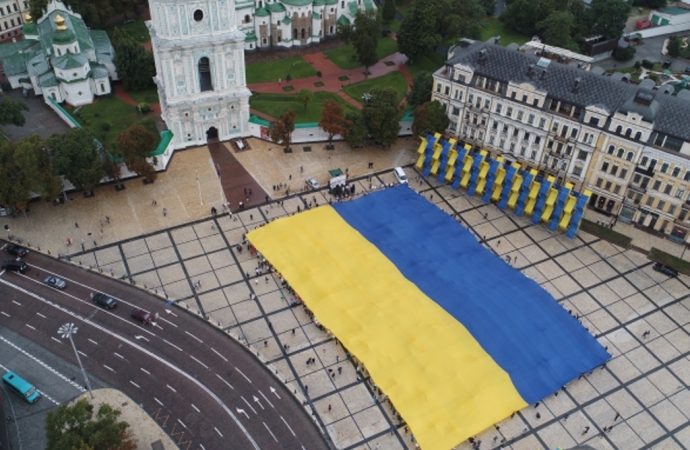 В Одесской области развернут самый большой флаг Украины