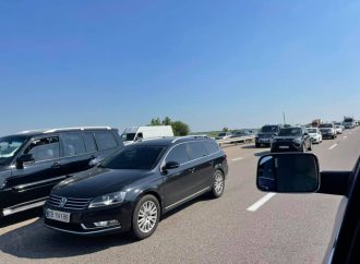 На трассе Одесса-Киев огромная пробка: в каком месте и почему?
