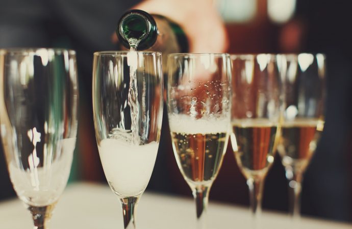 Этот день в истории: кто придумал шампанское?