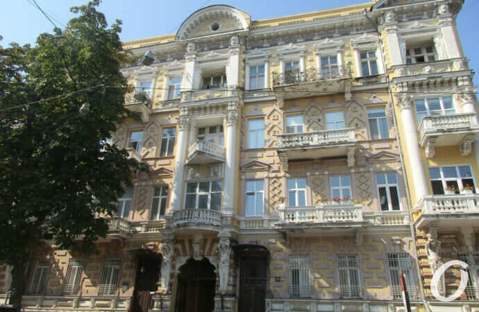 Одесский «зефирно-резной» дом на Гоголя станет памятником архитектуры «целиком» (фото)