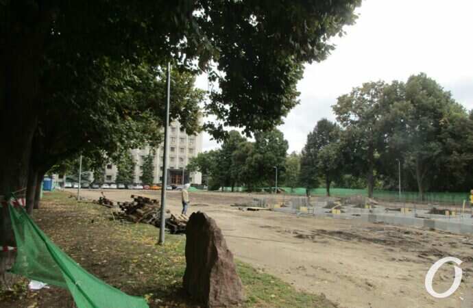 сквер-мемориал у ОГА11