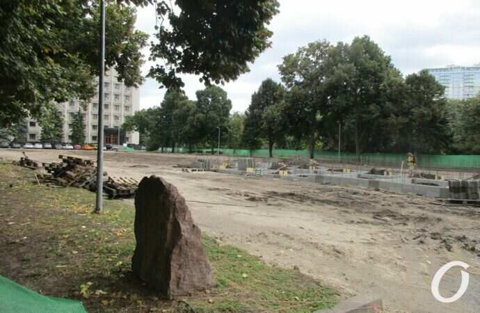 сквер-мемориал у ОГА8