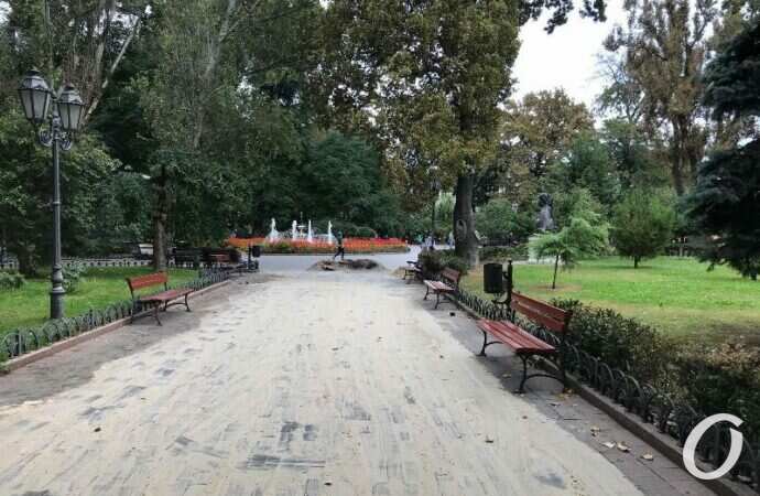 Горсад, меняют плитку4