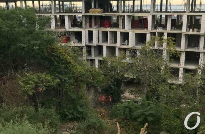 дом закрыл вид с бульвара Жванецкого