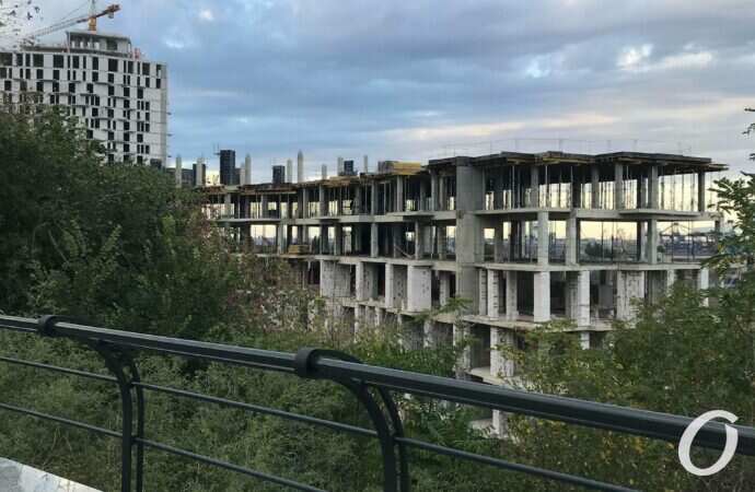 дом закрыл вид с бульвара Жванецкого