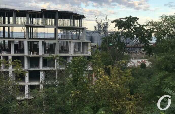 дом закрыл вид с бульвара Жванецкого