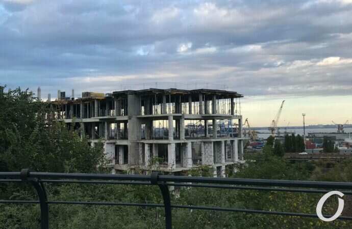 дом закрыл вид с бульвара Жванецкого