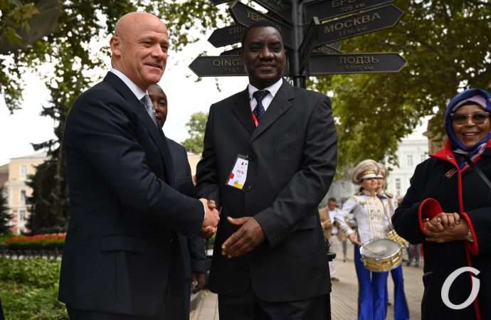 Труханов и представитель Момбасы