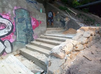 В Одессе ремонтируют одну из самых длинных лестниц (фото)