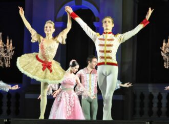 В Одессе прошел балетный гала-концерт на Театральной площади (фото)